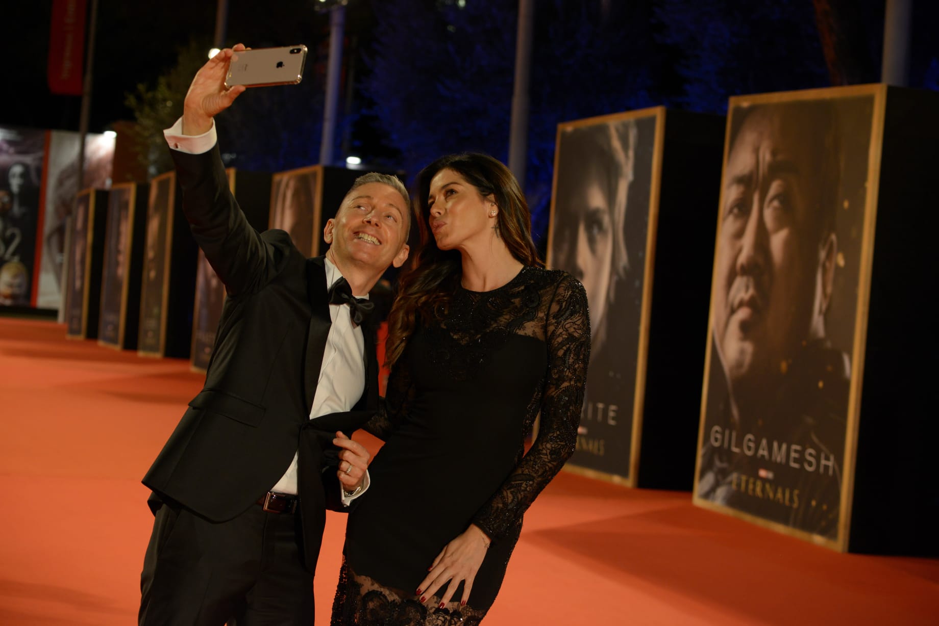 Aida Yespica e Gianluca Mech incantano il red carpet della Festa del cinema di Roma
